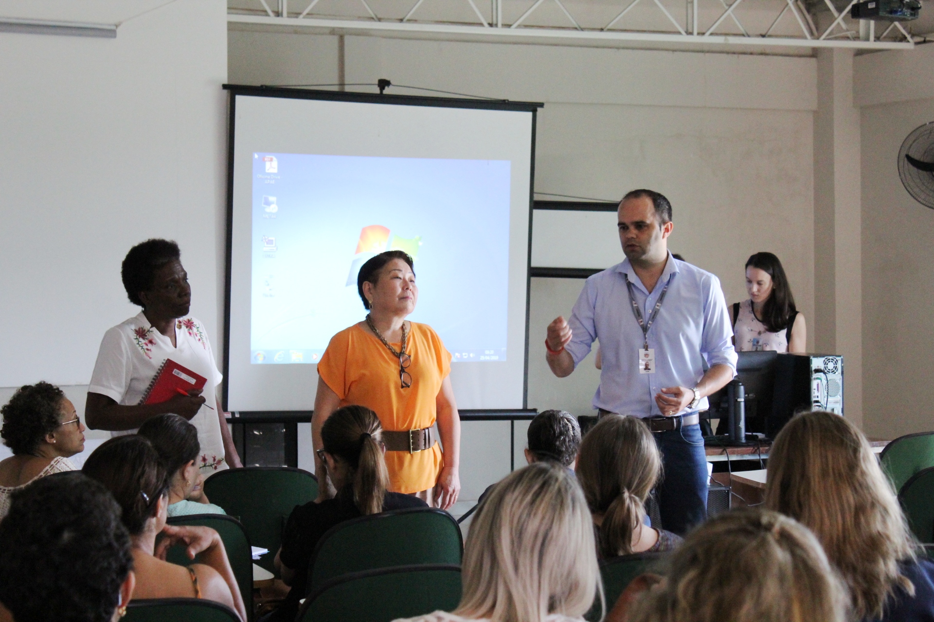 Equipe de Educação Básica do NRE promove Encontros Formativos com Diretores(as), Diretores(as) Auxiliares e Pedagogos(as)