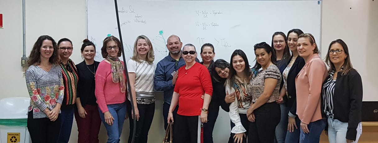 No dia 29/08/2019, iniciou a Formação Continuada de Professores(as) de Ciências e Física: uma proposta para a educação, divulgação e popularização do Ensino de Astronomia, com o Prof. Dr. Michel Corci Batista, o qual faz parte do projeto de extensão da UTFPR – campus de Campo Mourão em parceria com o NRE de Campo Mourão.