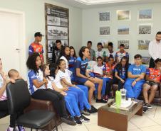Esporte e Educação - Chefe do NRE e alunas da rede pública estadual participam de audiência com o presidente da CBAt e diversas outras autoridades