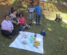 No dia 08 de agosto a turma de PFOL (Português para Falantes de Outras Línguas), do Colégio Estadual Dr. Osvaldo Cruz realizaram uma atividade extraclasse denominada Piquenique no Parque Municipal Joaquim Teodoro de Oliveira, o bosque.