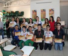 Foi realizado na tarde dessa segunda-feira dia 26 de Agosto, no Núcleo Regional de Educação de Campo Mourão, o cerimonial de entrega das medalhas de bronze e certificados aos estudantes premiados na Olimpíada Brasileira de Matemática (OBMEP).