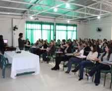 O Núcleo Regional de Educação de Campo Mourão promoveu reuniões com os 16 municípios jurisdicionados para orientação referente à reorganização do Projeto Político-pedagógico, Proposta Pedagógica Curricular, adequando-se ao Referencial Curricular do Paraná: princípios, direitos e orientações, objetivando também, o fortalecimento do trabalho e a parceria entre o Núcleo de Cooperação Pedagógica com os municípios (SEED) e Secretarias Municipais de Educação. 