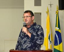 Na noite deste sábado 26 de outubro, o Colégio Estadual General Carneiro de Roncador, realizou na Câmara de vereadores um Varal de Poesias cujo tema foi: “Uma Homenagem a todos os profissionais que fizeram parte da história do Colégio Estadual General Carneiro”. Com um grande número de pessoas presentes, o diretor Mário Korpan fez a abertura do evento dando boas vindas a todos, sendo que na oportunidade foi também comemorado os 52 anos do colégio.