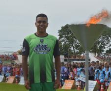 Manhã de quarta-feira, dia 13, movimentadíssima na cidade sede em Campo Mourão do 66º Jogos Escolares do Paraná – JEPS Bom de Bola Fase Final com a abertura oficial realizada no Estádio Municipal Roberto Brzezinski contando com as presenças de mais de 1.400 participantes, entre alunos-atletas, árbitros, coordenadores técnicos, professores de educação física e organizadores.