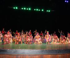 Com o tema  “Abordagens e aspectos sociais e pedagógicos sobre a presença indígena e negra no Paraná trabalhado pelas Equipes Multidisciplinares nas escolas”, a IV Mostra de Cultura e Arte do Núcleo Regional de Educação de Campo Mourão que aconteceu na manhã desta quinta feira (28) foi um sucesso! 