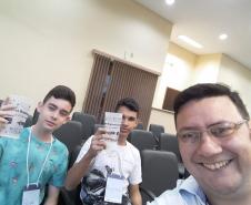 Está disponível na página da OBMEP – Olimpíada Brasileira de Matemática das Escolas Públicas (http://www.obmep.org.br/ ) a listagem dos premiados na 15ª Edição.

O NRE de Campo Mourão teve 65 alunos premiados, sendo dois medalhistas de bronze e 63 menções honrosas. 
Os diplomas de menção honrosa serão enviados para as escolas, junto com o material da 1ª fase da OBMEP 2020. Os demais prêmios serão entregues em cerimônias regionais organizadas pela OBMEP.
