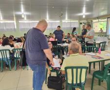 NRE Campo Mourão realiza formação com equipe pedagógica das escolas, a partir do desenvolvimento de atividades práticas com os documentos norteadores da organização curricular, bem como plano de nivelamento a ser promovido noa primeiros 15 dias das aulas em todas as disciplinas.