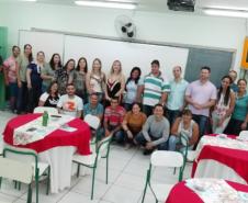 Momento de estudos a partir dos documentos norteadores para a educação básica, com os professores em planejamento para o processo de nivelamento que será oportunizado aos estudante no início do ano letivo de 2020