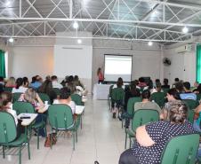 Está acontecendo no Núcleo Regional de Educação de CM desde a última terça-feira dia 12, uma formação realizada pelos técnicos dos setores SERE, DOCUMENTAÇÃO ESCOLAR e EDUCAÇÃO INFANTIL E ANOS INICIAIS para profissionais das Secretarias Municipais de Educação, diretores, professores e secretários das unidades escolares da rede municipal