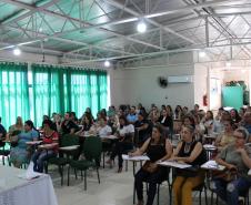 Está acontecendo no Núcleo Regional de Educação de CM desde a última terça-feira dia 12, uma formação realizada pelos técnicos dos setores SERE, DOCUMENTAÇÃO ESCOLAR e EDUCAÇÃO INFANTIL E ANOS INICIAIS para profissionais das Secretarias Municipais de Educação, diretores, professores e secretários das unidades escolares da rede municipal