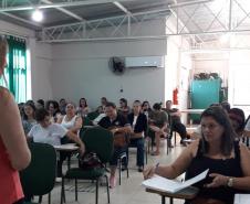 Está acontecendo no Núcleo Regional de Educação de CM desde a última terça-feira dia 12, uma formação realizada pelos técnicos dos setores SERE, DOCUMENTAÇÃO ESCOLAR e EDUCAÇÃO INFANTIL E ANOS INICIAIS para profissionais das Secretarias Municipais de Educação, diretores, professores e secretários das unidades escolares da rede municipal