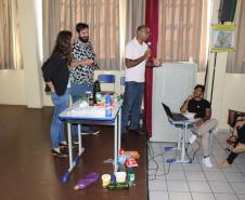 Aconteceu nessa quinta feira 20, nas dependências do Colégio Estadual Campo Mourão, uma palestra com o Engenheiro Ambiental Edson Henrique Garcia Massi, promovido pela 1ª Promotoria de Justiça de Campo Mourão na pessoa da Promotora de Justiça Drª Rosana Araújo de Sá Ribeiro, aos alunos do 6º ano dos colégios Estadual de Campo Mourão, Vinícius de Moraes e Novo Horizonte . 