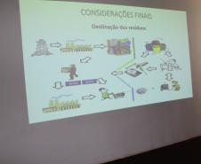 Aconteceu nessa quinta feira 20, nas dependências do Colégio Estadual Campo Mourão, uma palestra com o Engenheiro Ambiental Edson Henrique Garcia Massi, promovido pela 1ª Promotoria de Justiça de Campo Mourão na pessoa da Promotora de Justiça Drª Rosana Araújo de Sá Ribeiro, aos alunos do 6º ano dos colégios Estadual de Campo Mourão, Vinícius de Moraes e Novo Horizonte . 