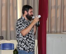 Aconteceu nessa quinta feira 20, nas dependências do Colégio Estadual Campo Mourão, uma palestra com o Engenheiro Ambiental Edson Henrique Garcia Massi, promovido pela 1ª Promotoria de Justiça de Campo Mourão na pessoa da Promotora de Justiça Drª Rosana Araújo de Sá Ribeiro, aos alunos do 6º ano dos colégios Estadual de Campo Mourão, Vinícius de Moraes e Novo Horizonte . 