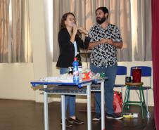 Aconteceu nessa quinta feira 20, nas dependências do Colégio Estadual Campo Mourão, uma palestra com o Engenheiro Ambiental Edson Henrique Garcia Massi, promovido pela 1ª Promotoria de Justiça de Campo Mourão na pessoa da Promotora de Justiça Drª Rosana Araújo de Sá Ribeiro, aos alunos do 6º ano dos colégios Estadual de Campo Mourão, Vinícius de Moraes e Novo Horizonte . 