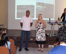 Aconteceu nessa quinta feira 20, nas dependências do Colégio Estadual Campo Mourão, uma palestra com o Engenheiro Ambiental Edson Henrique Garcia Massi, promovido pela 1ª Promotoria de Justiça de Campo Mourão na pessoa da Promotora de Justiça Drª Rosana Araújo de Sá Ribeiro, aos alunos do 6º ano dos colégios Estadual de Campo Mourão, Vinícius de Moraes e Novo Horizonte . 