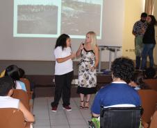 Aconteceu nessa quinta feira 20, nas dependências do Colégio Estadual Campo Mourão, uma palestra com o Engenheiro Ambiental Edson Henrique Garcia Massi, promovido pela 1ª Promotoria de Justiça de Campo Mourão na pessoa da Promotora de Justiça Drª Rosana Araújo de Sá Ribeiro, aos alunos do 6º ano dos colégios Estadual de Campo Mourão, Vinícius de Moraes e Novo Horizonte . 