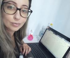 Quase todos os servidores do Governo do Paraná estão trabalhando nesta modalidade, mas em um mutirão nunca antes visto: 24 horas por dia, sete dias por semana, se revezando na prevenção e no combate ao Coronavírus. 
Visite coronavirus.pr.gov.br para dicas e informações sobre prevenção.
