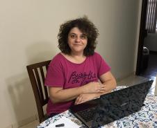 Quase todos os servidores do Governo do Paraná estão trabalhando nesta modalidade, mas em um mutirão nunca antes visto: 24 horas por dia, sete dias por semana, se revezando na prevenção e no combate ao Coronavírus. 
Visite coronavirus.pr.gov.br para dicas e informações sobre prevenção.
