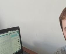 Quase todos os servidores do Governo do Paraná estão trabalhando nesta modalidade, mas em um mutirão nunca antes visto: 24 horas por dia, sete dias por semana, se revezando na prevenção e no combate ao Coronavírus. 
Visite coronavirus.pr.gov.br para dicas e informações sobre prevenção.
