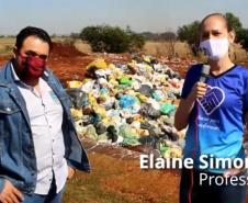"De óleos no futuro" trata-se de um antigo projeto do Colégio Estadual Olavo Bilac do município de Peabiru, que neste ano foi implementado sob a coordenação da Professora de Ciências, Elaine Aparecida Simonelli Janguas, com as turmas 6 ºA, 6ºB e 6ºD. O 
 nome foi escolhido pela Equipe Gestora, devido agora o município de Peabiru, possuir um veículo específico para coletar nas residências o óleo de cozinha usado.
