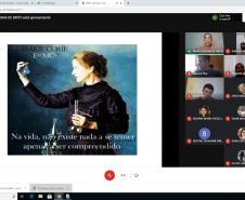 A professora Marta Regina de Brito da disciplina de Química, do Colégio Estadual de Campo Mourão, realizou durante esse mês de outubro duas Lives por meio do Google meet, com o tema Halloween: sempre foi Ciência, a Química explica o porquê! Aberta a todos os alunos(as) e demais interessados das demais instituições do NRE de Campo Mourão