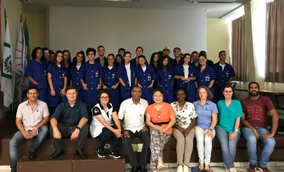 Alunos do Curso Pronatec/Mediotec em Administração têm aula inaugural e recebem kits escolares