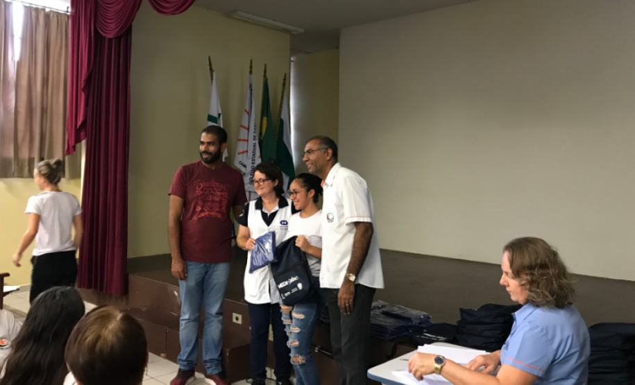 Alunos do Curso Pronatec/Mediotec em Administração têm aula inaugural e recebem kits escolares