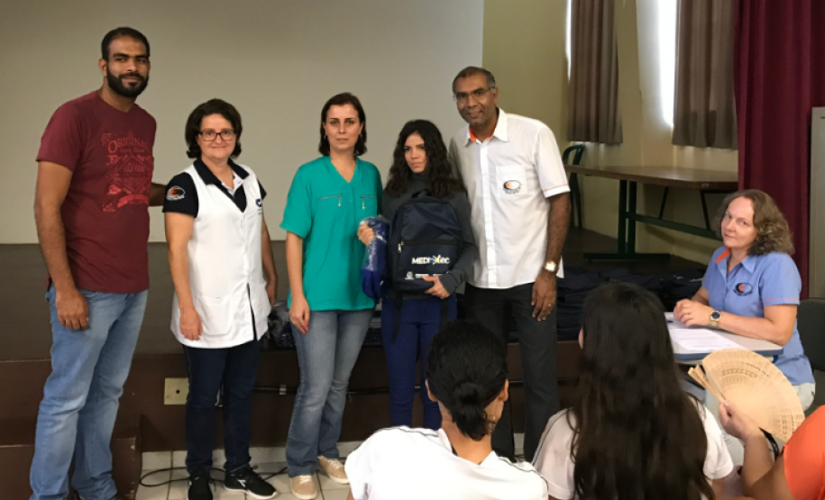 Alunos do Curso Pronatec/Mediotec em Administração têm aula inaugural e recebem kits escolares