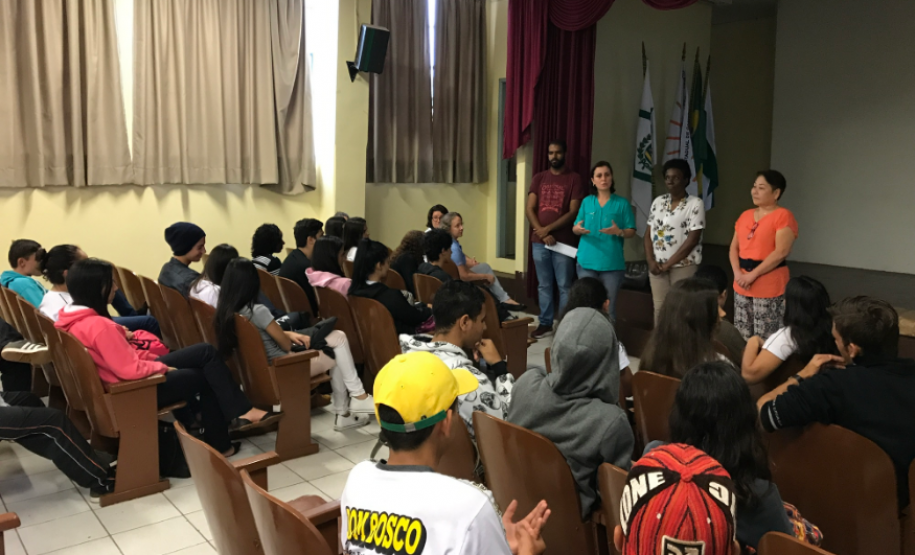 Alunos do Curso Pronatec/Mediotec em Administração têm aula inaugural e recebem kits escolares