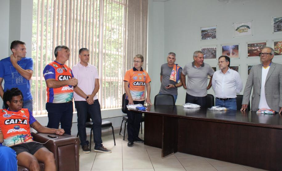 Esporte e Educação - Chefe do NRE e alunas da rede pública estadual participam de audiência com o presidente da CBAt e diversas outras autoridades