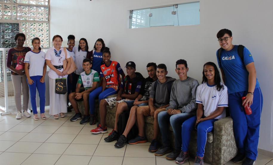 Esporte e Educação - Chefe do NRE e alunas da rede pública estadual participam de audiência com o presidente da CBAt e diversas outras autoridades