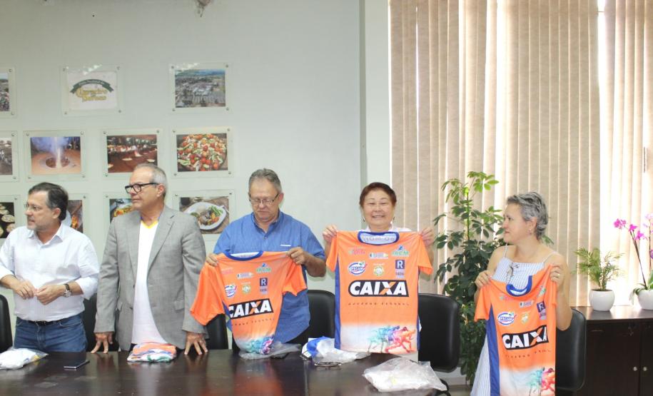 Esporte e Educação - Chefe do NRE e alunas da rede pública estadual participam de audiência com o presidente da CBAt e diversas outras autoridades