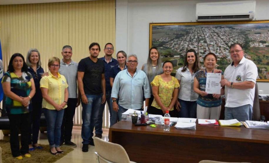 Assinado o termo de compromisso para realização dos JEEPs em Mamborê