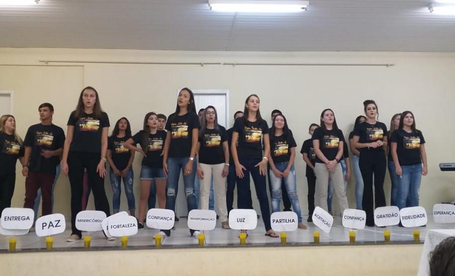 Colégio Estadual do Campo Jaelson Biácio realiza programação cultural