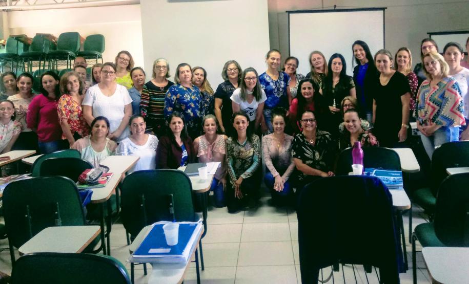 Departamento de Educação Especial realiza trabalho de formação com professores(as) e pedagogos(as)
