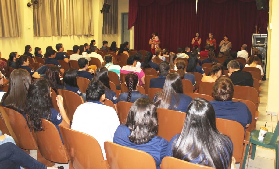CELEM DE LIBRAS DO CE DE CAMPO MOURÃO COMEMORA O DIA NACIONAL DA LIBRAS