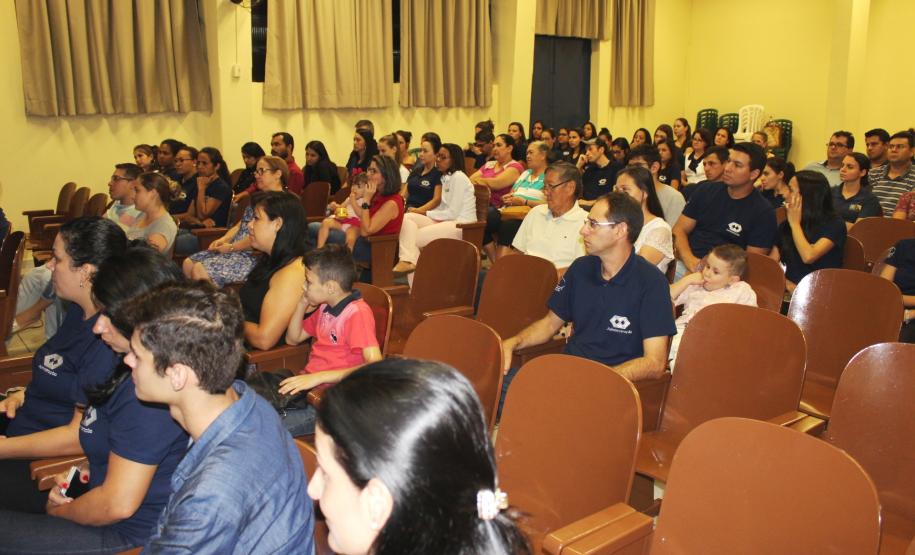 CELEM DE LIBRAS DO CE DE CAMPO MOURÃO COMEMORA O DIA NACIONAL DA LIBRAS