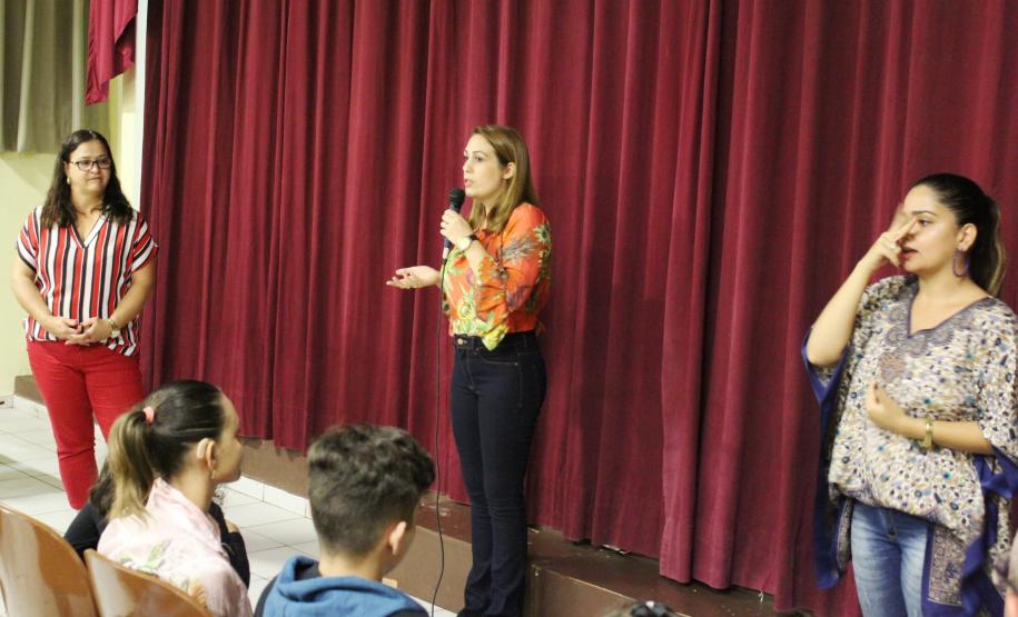 CELEM DE LIBRAS DO CE DE CAMPO MOURÃO COMEMORA O DIA NACIONAL DA LIBRAS