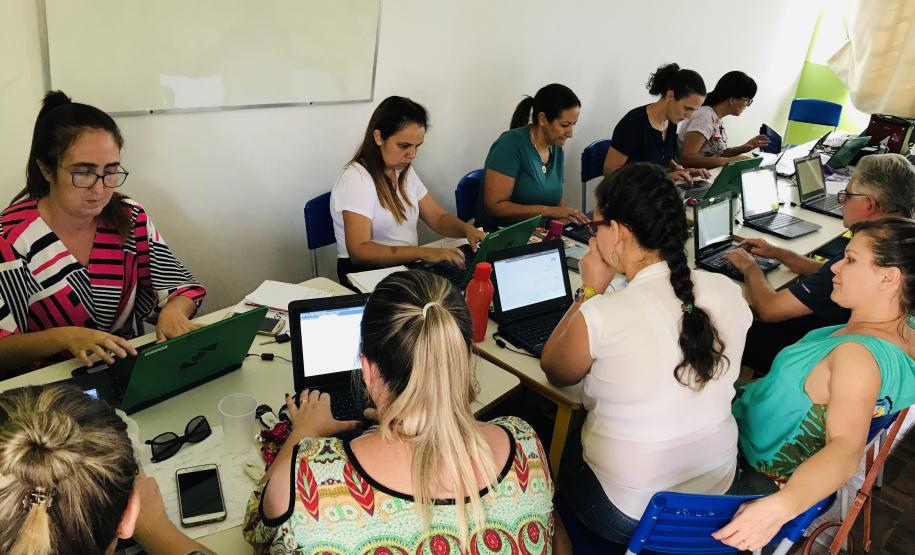 Primeira fase do projeto: “A utilização de APPs (aplicativos) gratuitos como recurso de apoio na relação ensino/aprendizagem” é iniciada com Educadores de Iretama
