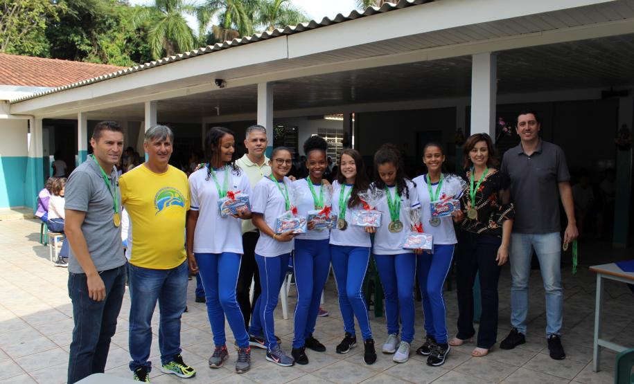 Alunas/Atletas do Colégio Estadual Osvaldo Cruz, arrumam as malas para Mundial de Atletismo na Croácia!