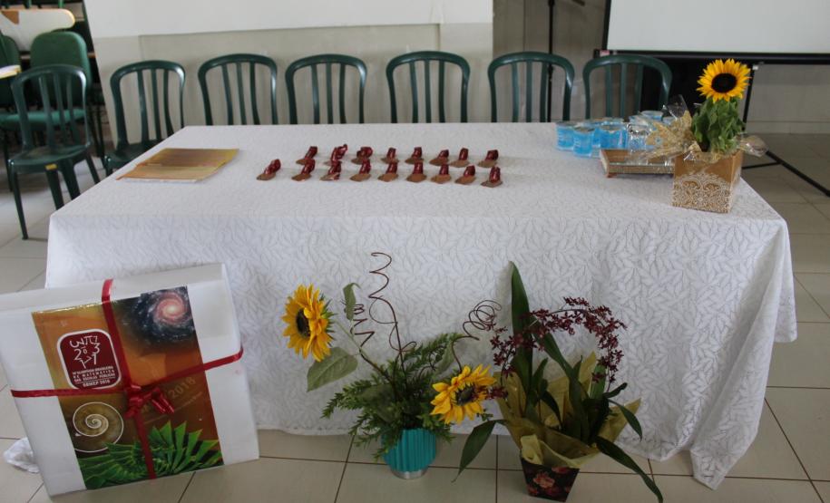 Foi realizado na tarde dessa segunda-feira  dia 26 de Agosto, no Núcleo Regional de Educação de Campo Mourão, o cerimonial de entrega das medalhas de bronze aos estudantes premiados na Olimpíada Brasileira de Matemática (OBMEP).