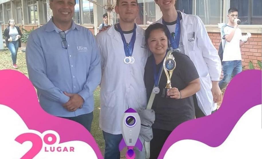 Alunos e professores da rede estadual participaram do II Campeonato de Foguetes de Garrafa PET, promovido pela UTFPR de Campo Mourão, durante a EmpreendeWeek 2019.