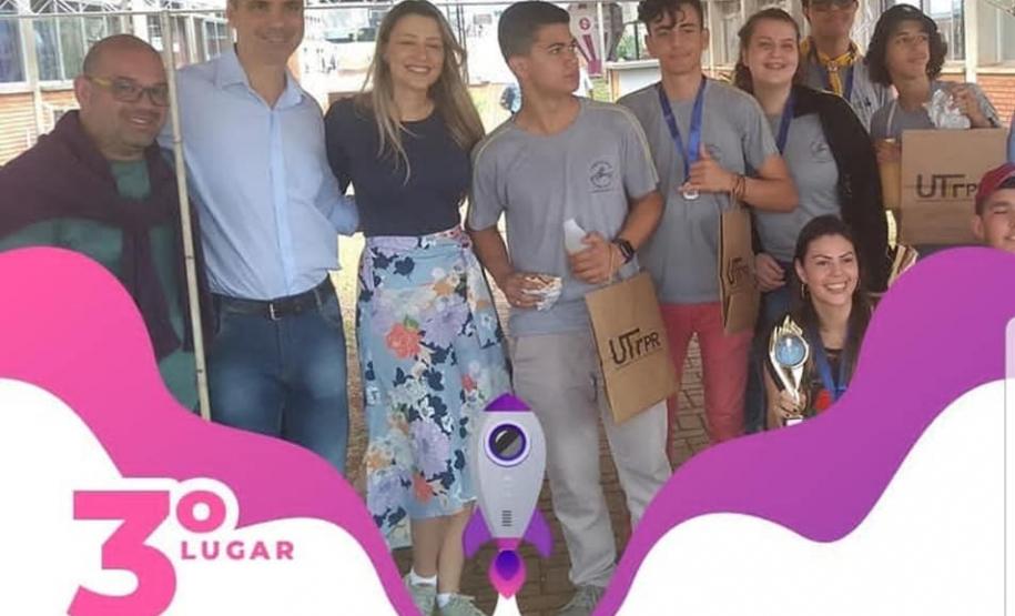 Alunos e professores da rede estadual participaram do II Campeonato de Foguetes de Garrafa PET, promovido pela UTFPR de Campo Mourão, durante a EmpreendeWeek 2019.