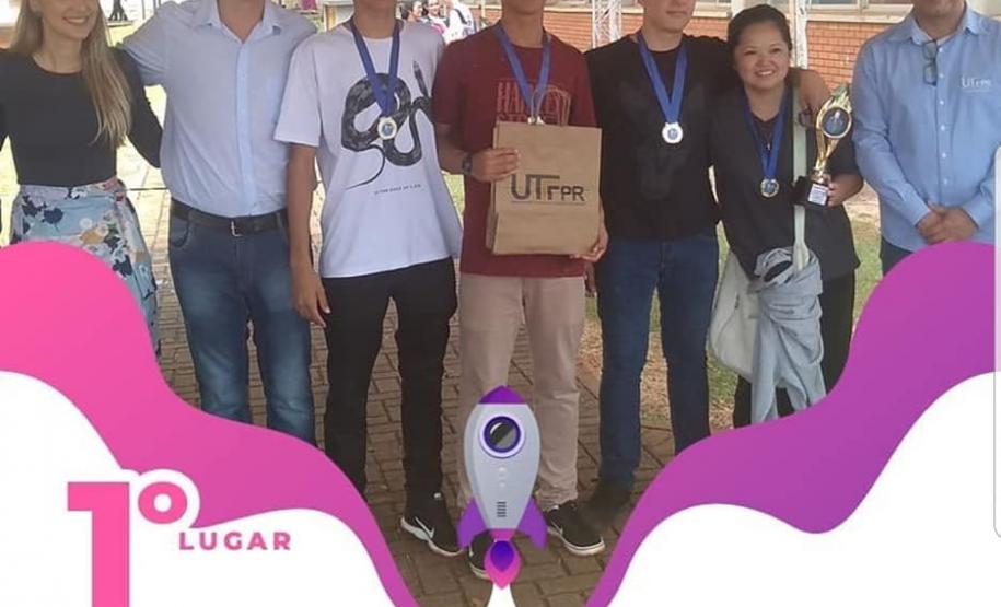 Alunos e professores da rede estadual participaram do II Campeonato de Foguetes de Garrafa PET, promovido pela UTFPR de Campo Mourão, durante a EmpreendeWeek 2019.