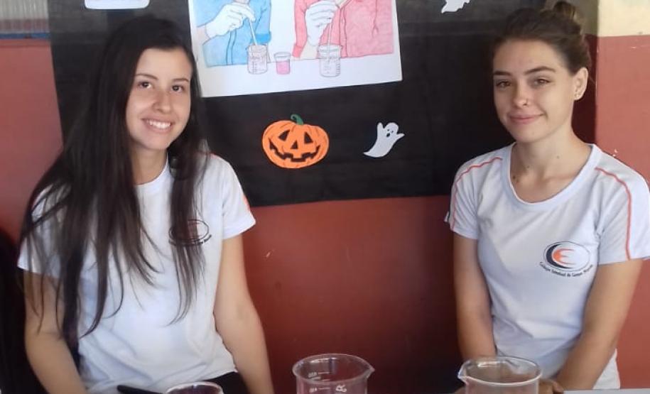 Nos dias 30/10/2019 turno da manhã e 31/10/2019 turno da noite, o Colégio Estadual de Campo Mourão, realizou o Pátio da Ciência: “Nunca foi bruxaria, sempre foi Ciência”, com a participação dos alunos das turmas do Ensino Médio regular, e dos cursos técnicos, destinado a toda comunidade escolar.