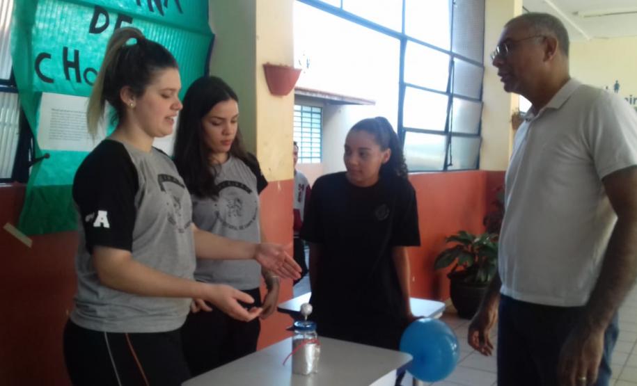 Nos dias 30/10/2019 turno da manhã e 31/10/2019 turno da noite, o Colégio Estadual de Campo Mourão, realizou o Pátio da Ciência: “Nunca foi bruxaria, sempre foi Ciência”, com a participação dos alunos das turmas do Ensino Médio regular, e dos cursos técnicos, destinado a toda comunidade escolar.