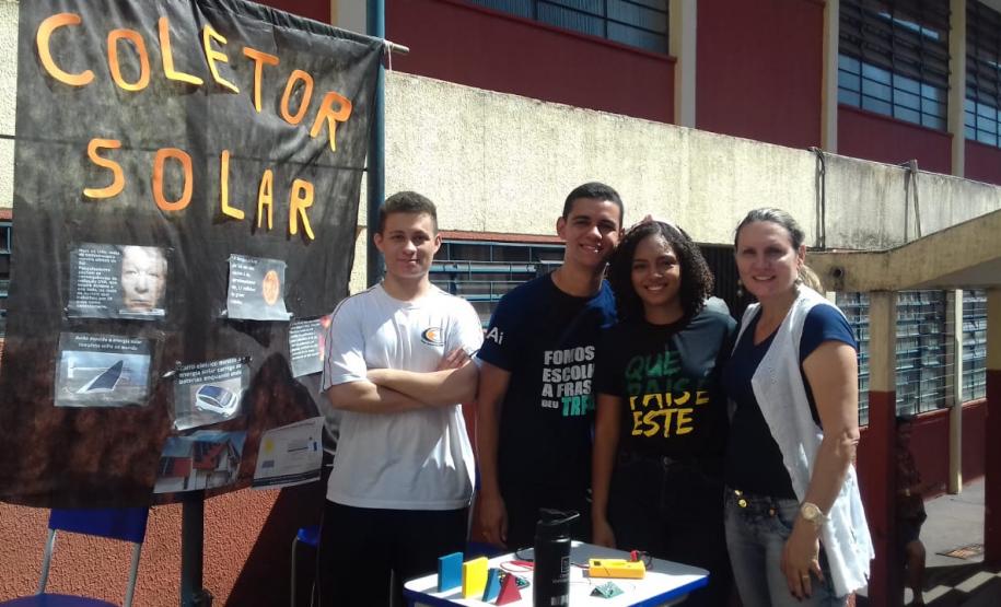 Nos dias 30/10/2019 turno da manhã e 31/10/2019 turno da noite, o Colégio Estadual de Campo Mourão, realizou o Pátio da Ciência: “Nunca foi bruxaria, sempre foi Ciência”, com a participação dos alunos das turmas do Ensino Médio regular, e dos cursos técnicos, destinado a toda comunidade escolar.