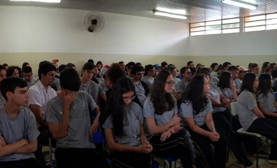 No dia 13/11/2019, no C.E. Santos Dumont, município de Campina da Lagoa, em parceria com a UTFPR – campus de Campo Mourão, aconteceu o “Dia da Astronomia na Escola”, o qual faz parte de um projeto global da União Internacional Astronômica em comemoração aos seus 100 anos (IAU100), com a visão de mobilizar a comunidade astronômica para organizar atividades na escola