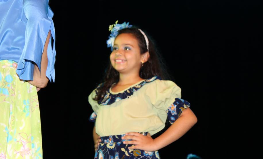 Com o tema  “Abordagens e aspectos sociais e pedagógicos sobre a presença indígena e negra no Paraná trabalhado pelas Equipes Multidisciplinares nas escolas”, a IV Mostra de Cultura e Arte do Núcleo Regional de Educação de Campo Mourão que aconteceu na manhã desta quinta feira (28) foi um sucesso!